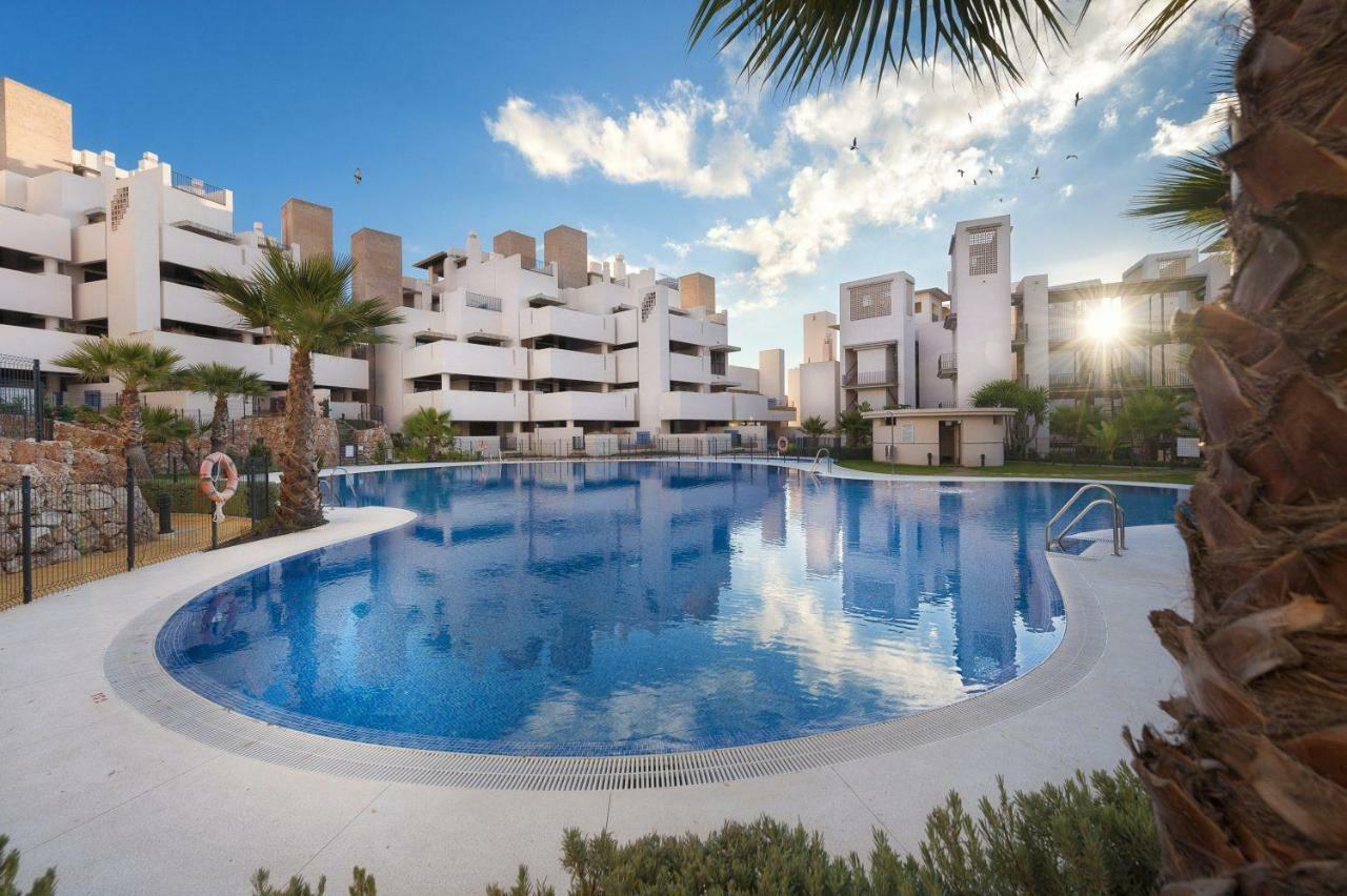 Bahia De La Plata Luxury Apartments Естепона Екстериор снимка